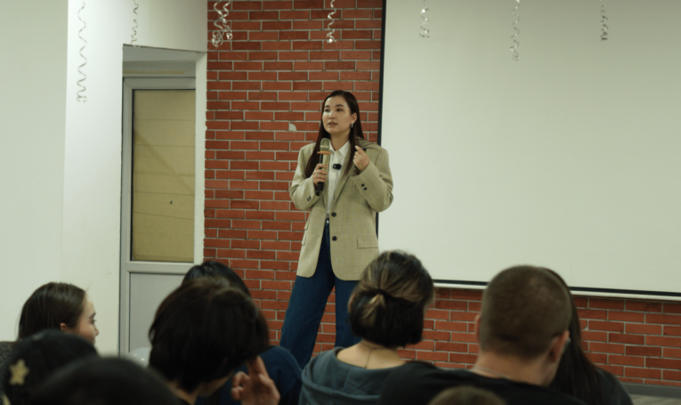 В Narxoz College прошла гостевая лекция директора по развитию сети Lanzhou Гульсым Азанбековой